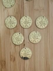 Ince Metalik Kaplama Tuğra Plastik Pul 20mm. Tahmini 100 Adet Civarı. Gold.