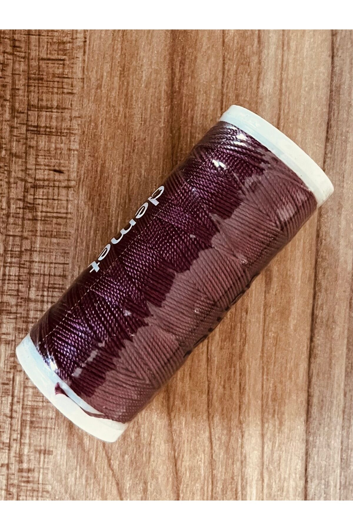 Brezilya Ve Punch (PANÇ) Nakış Ipliği. 20gr. Renk No: 528