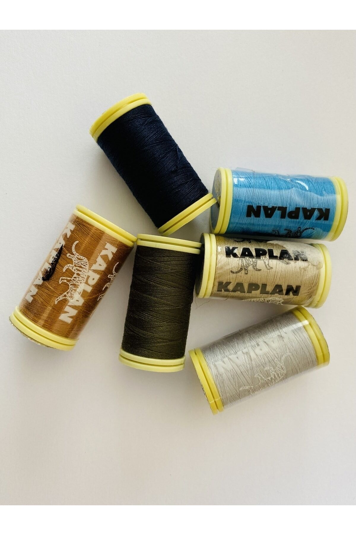 Polyester Dikiş İpliği. 6 adet. Varyant:8