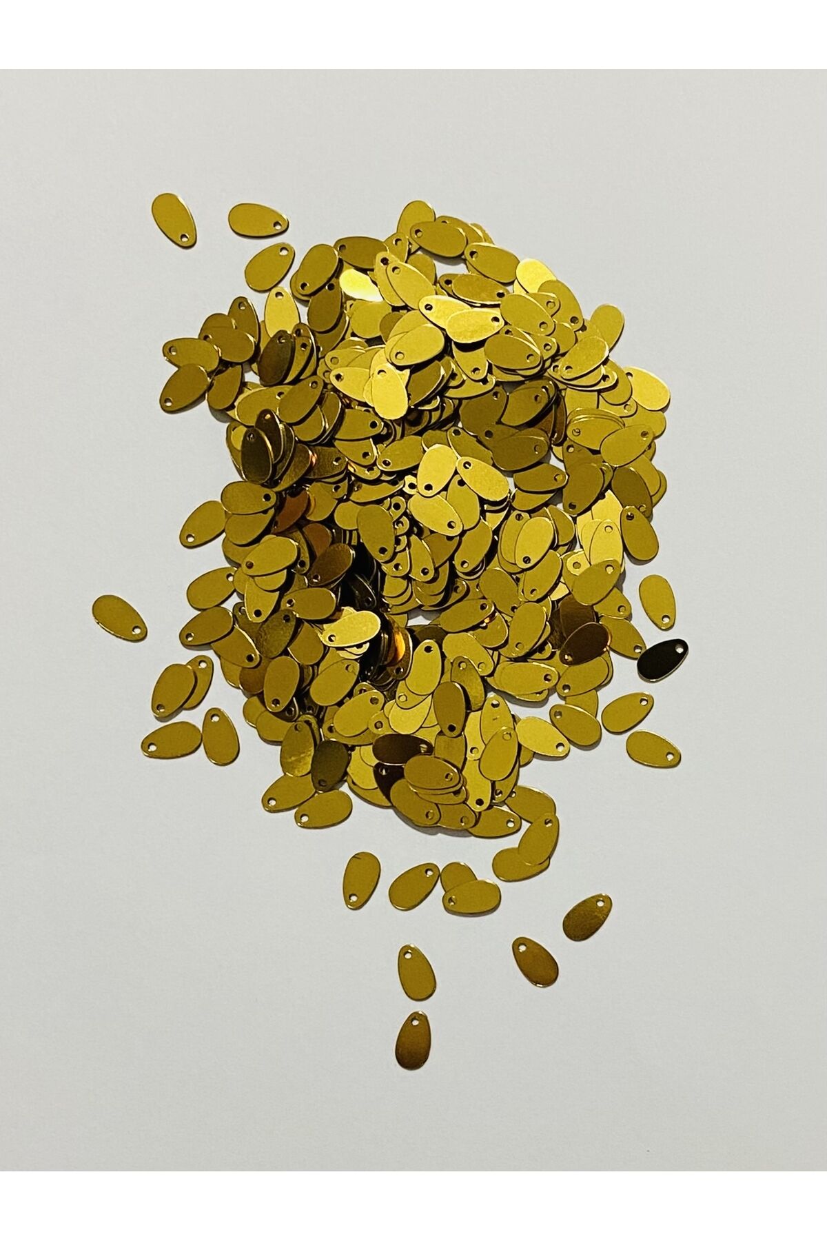 Yazma, Havlu, Abiye, Çeyizlik Işleme Damla Pul. 9x5mm. 20gr. Takriben 1120 Adet. Gold.