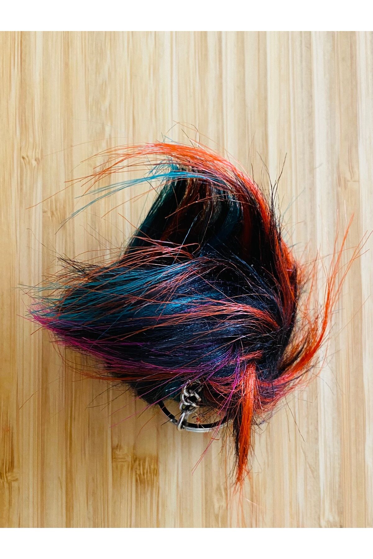 Ponpon Anahtarlık Yarı çapı: 6 cm 1 Adet. Renk: Çok Renkli.