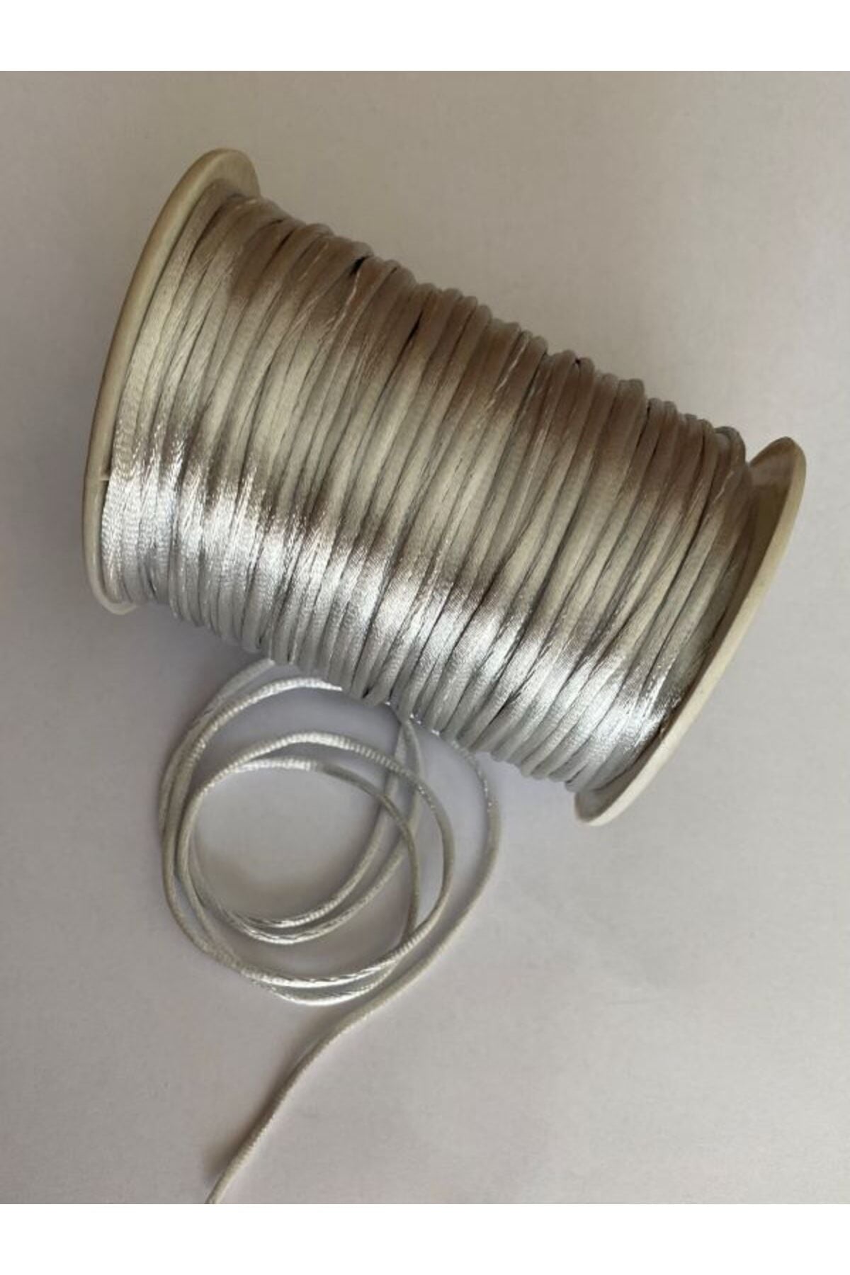 Floş Ip Sıçan Kuyruğu Bileklik Takı Ipi 2 Mm X 10 Metre Bağ Halinde. Açık Gümüş.