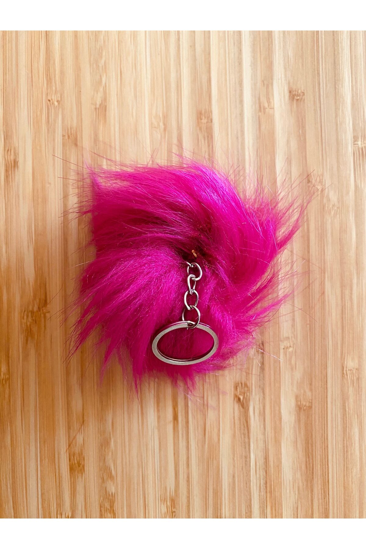 Ponpon Anahtarlık Yarı Çapı: 8 Cm 1 Adet. Renk: Fuşya.