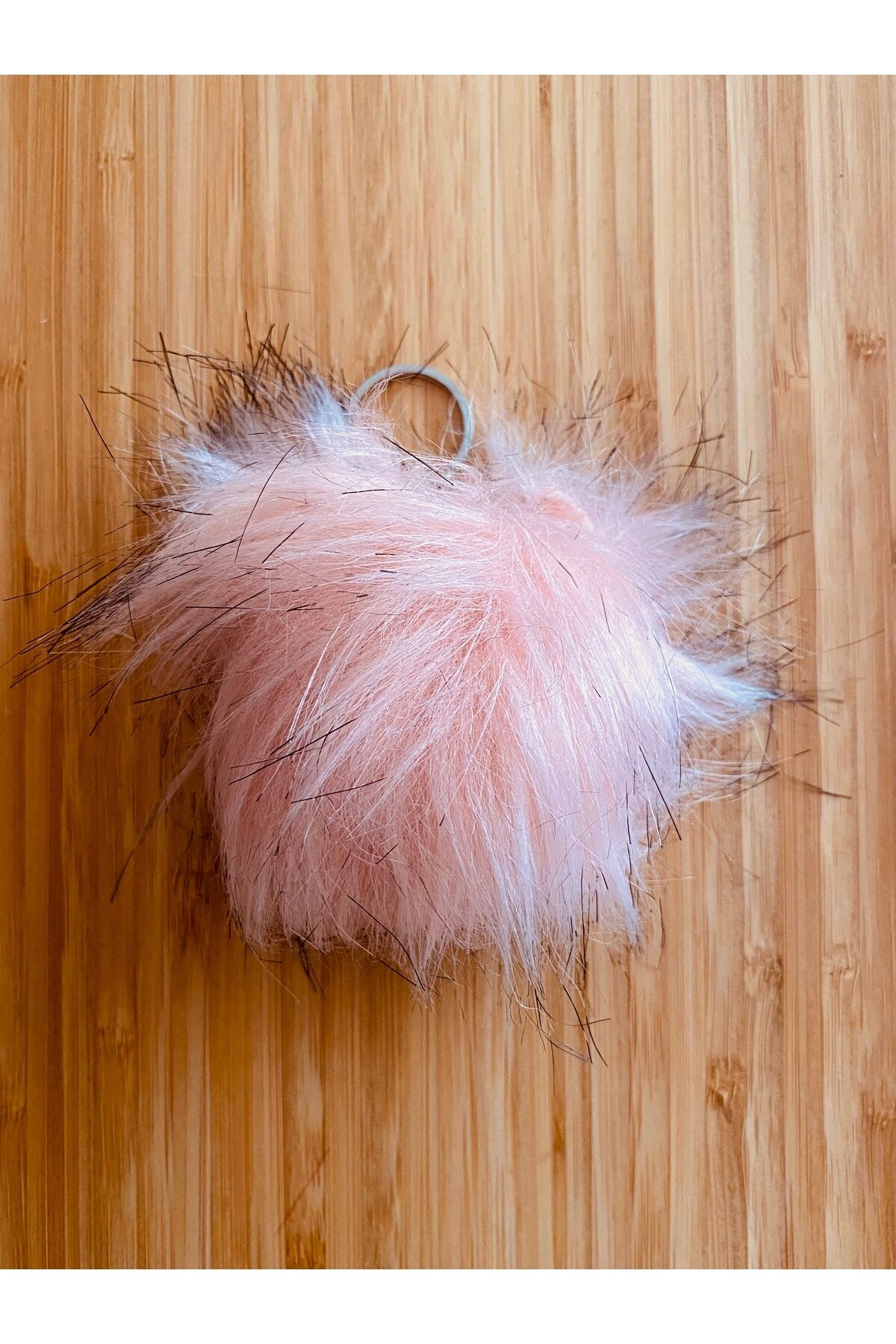 Ponpon Anahtarlık Yarı Çapı: 8 Cm 1 Adet. Renk: Yavru Ağzı