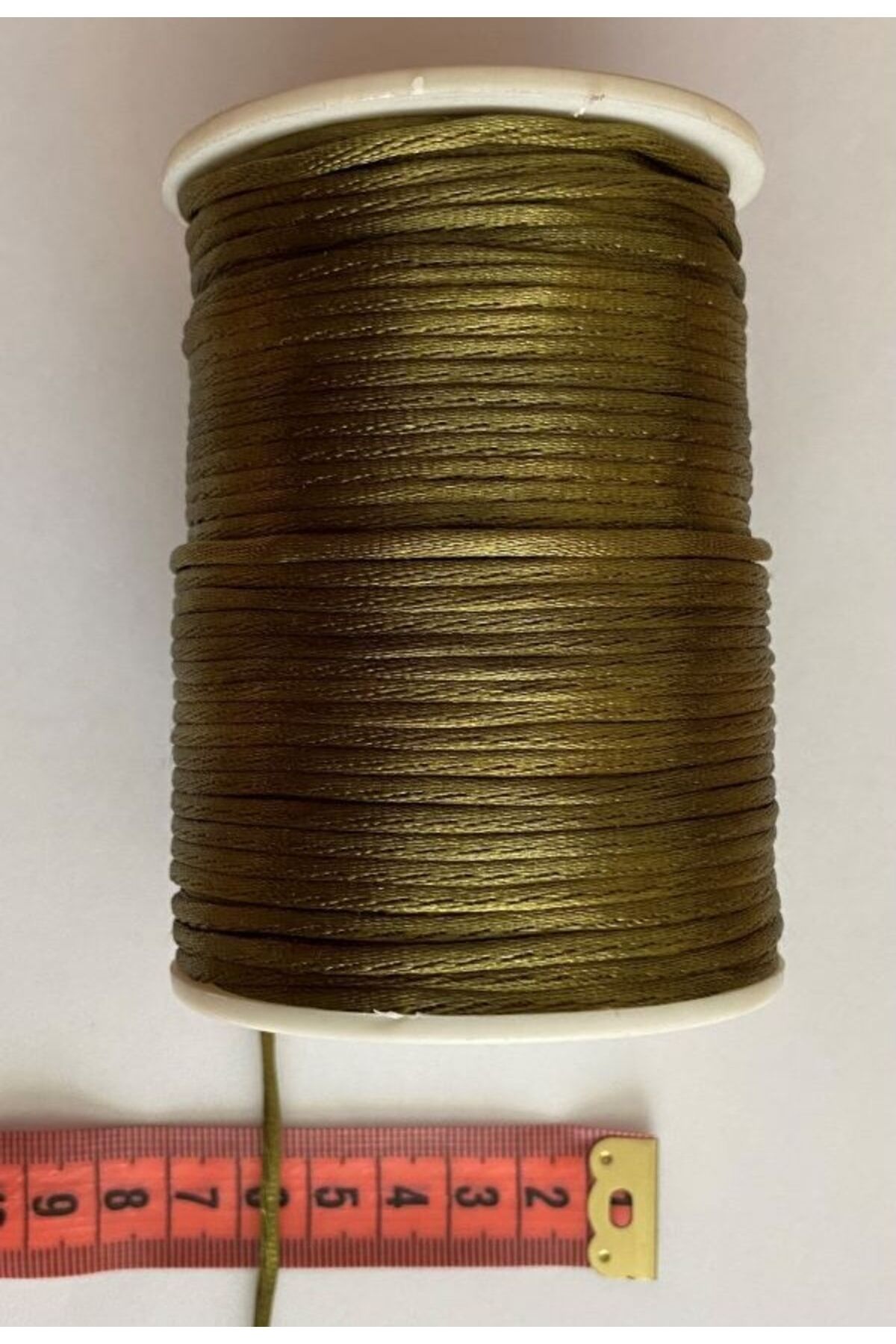 Floş Ip Sıçan Kuyruğu Bileklik Takı Ipi 2 Mm X 6.55 Metre Bağ Halinde. Batik Haki.