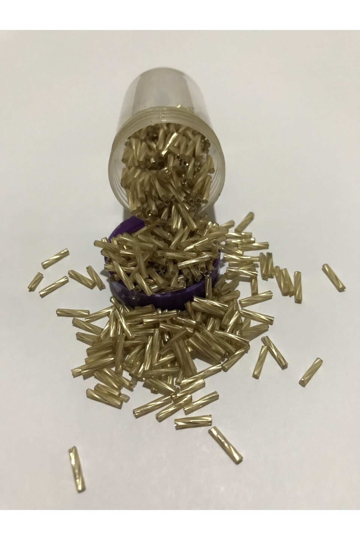 Burgulu Boru Boncuk 6mm Açık Sarı. Brüt: 30 Gr. Net: 25 Gr.