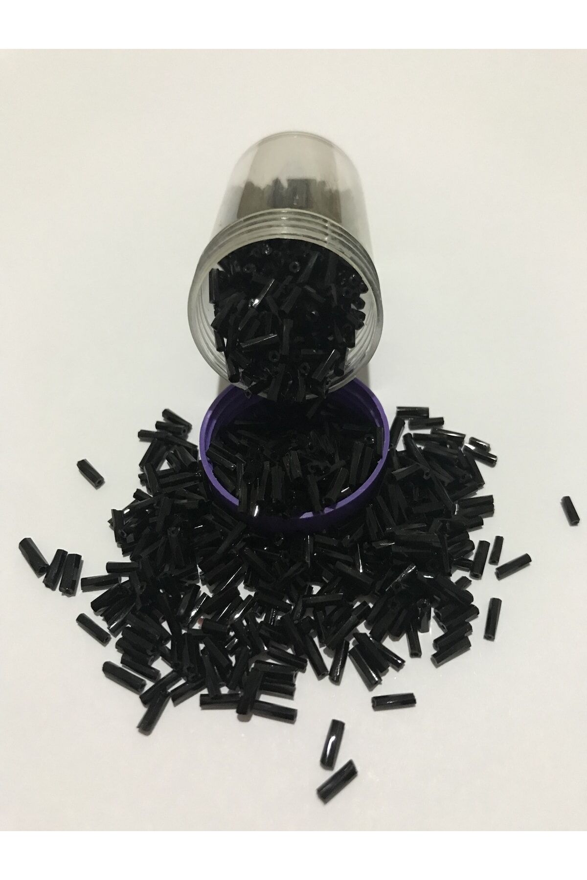 Burgulu Boru Boncuk 6mm Siyah. Brüt: 40 Gr. Net: 35 Gr.