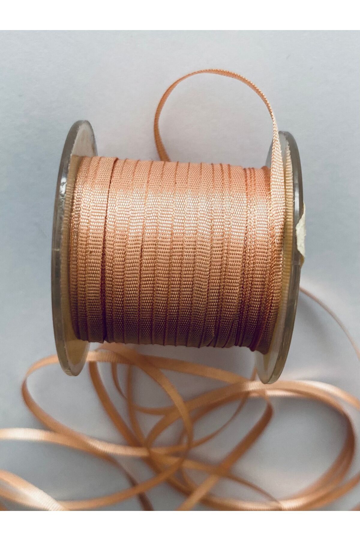 2mm Ipek Nakış Kurdele. 10metre. Renk No: 208. Bağ halinde gönderilir.