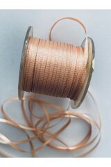 2mm Ipek Nakış Kurdele. 10metre. Renk No: 208. Bağ halinde gönderilir.
