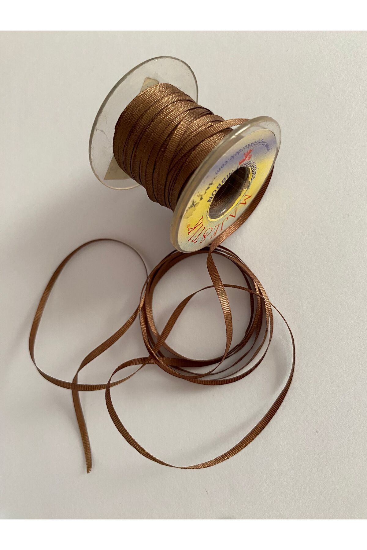 2mm Ipek Nakış Kurdele. 7 Metre 90 Santim. Renk No: 189. Bağ Halinde Gönderilir.