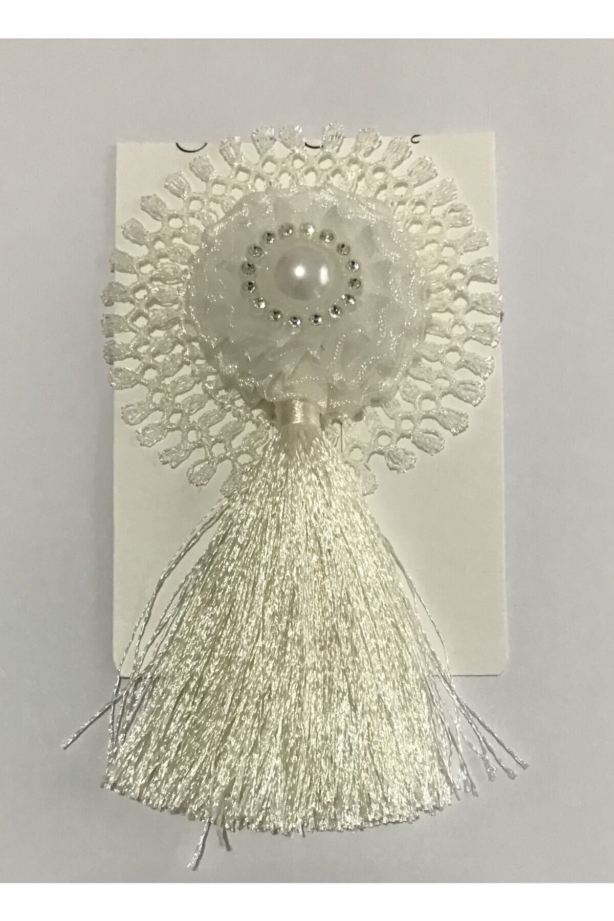 Püsküllü Dantelli Incili Aplik. Renk: Krem