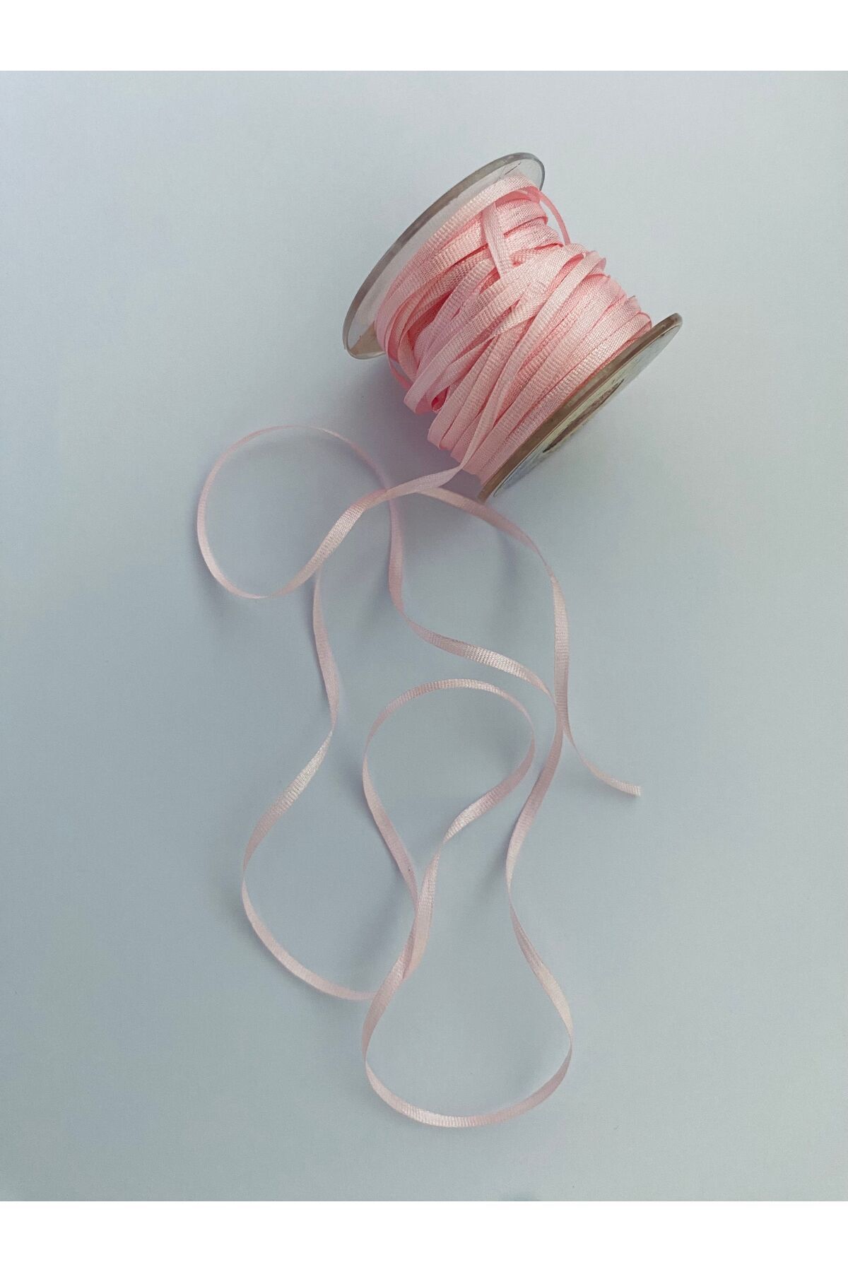 2mm. El Işlemesi Ipek Nakış Kurdele. 17 metre 35 santim.  Renk: 104