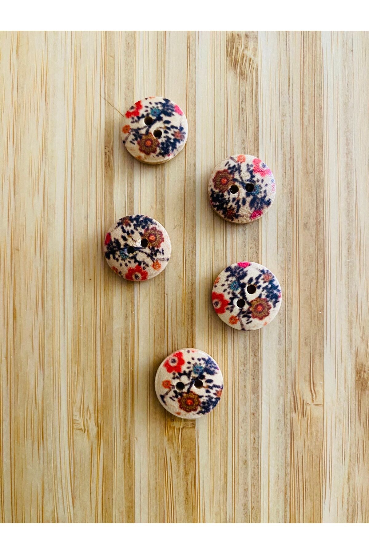 Gelincik Desen Boyama Doğal Ahşap Düğme 15 mm.  5'li Paket. Gelincik.