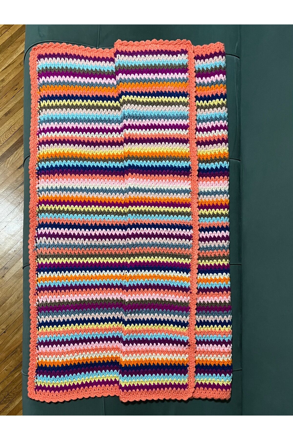 Tığ işi el örgüsü Tv, dizüstü ve koltuk şalı (battaniye) 1100 gram. (1 kilo 100 gram)