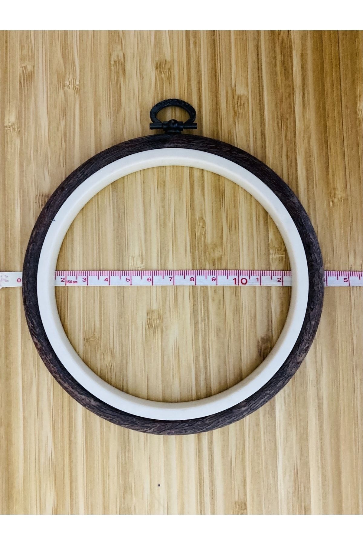 Pano El Nakışı Işleme Vidalı Yuvarlak Plastik Çerçeve. Çap:12 Cm.