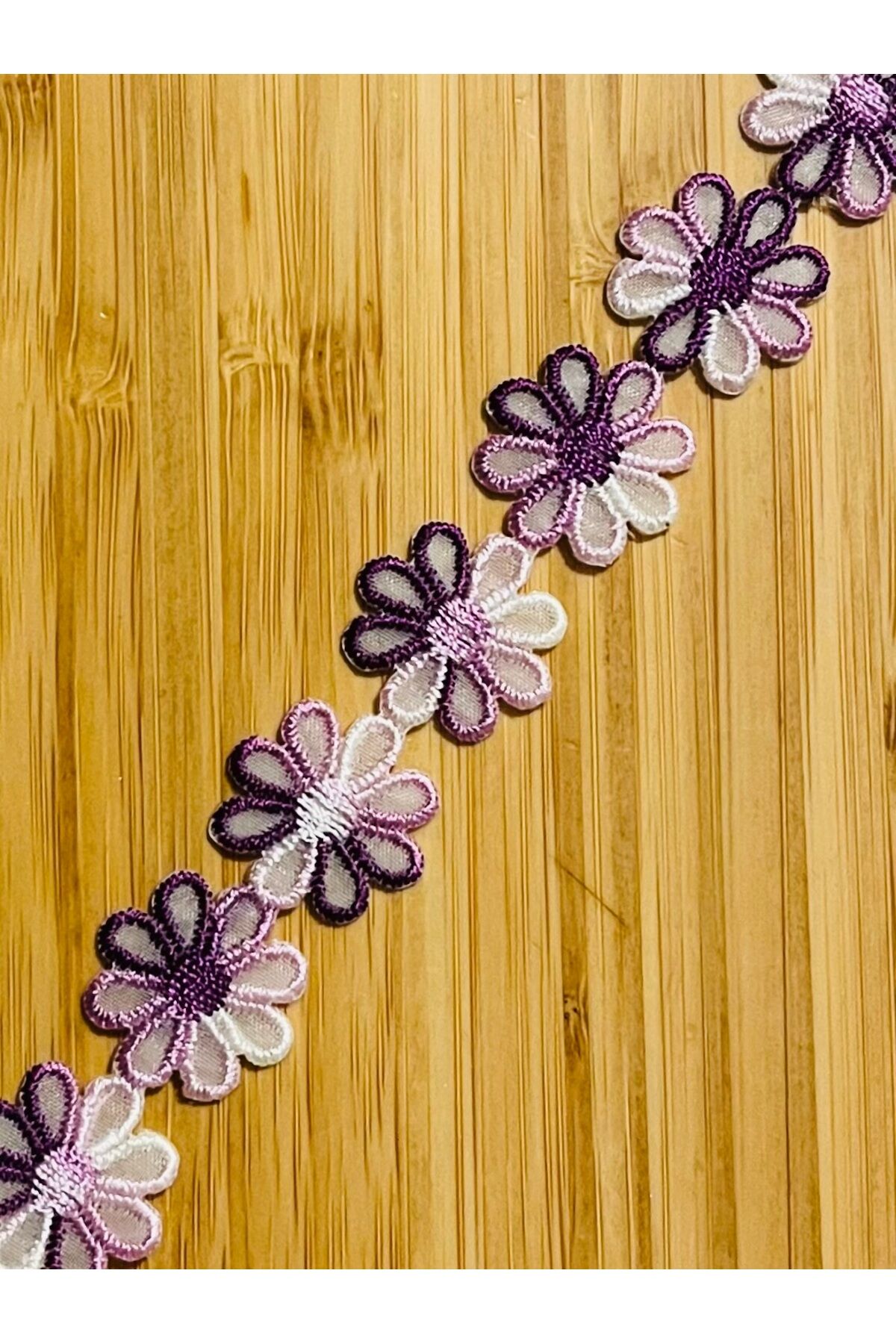 Ütü ile yapışan Papatya Dekoratif Şerit. 20mm. Renkli/Degrade. 1metre x 50 adet