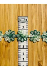 Ütü ile yapışan Papatya Dekoratif Şerit. 20mm. Yeşil/Degrade. 81cm x 42 adet