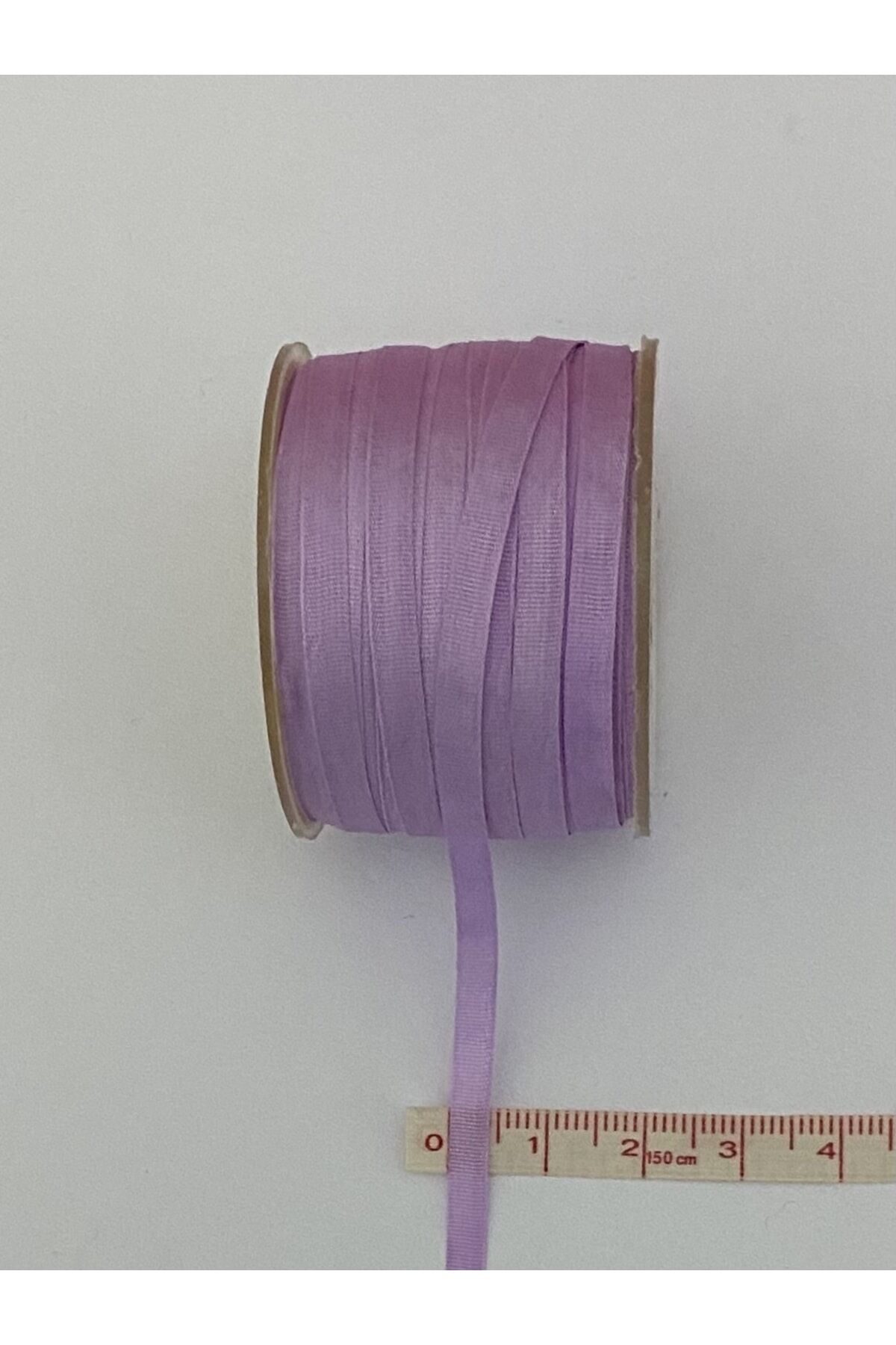 Nakış El Işleme Ipek Kurdele. 20 Metre Renk No: 210. En: 4 mm.