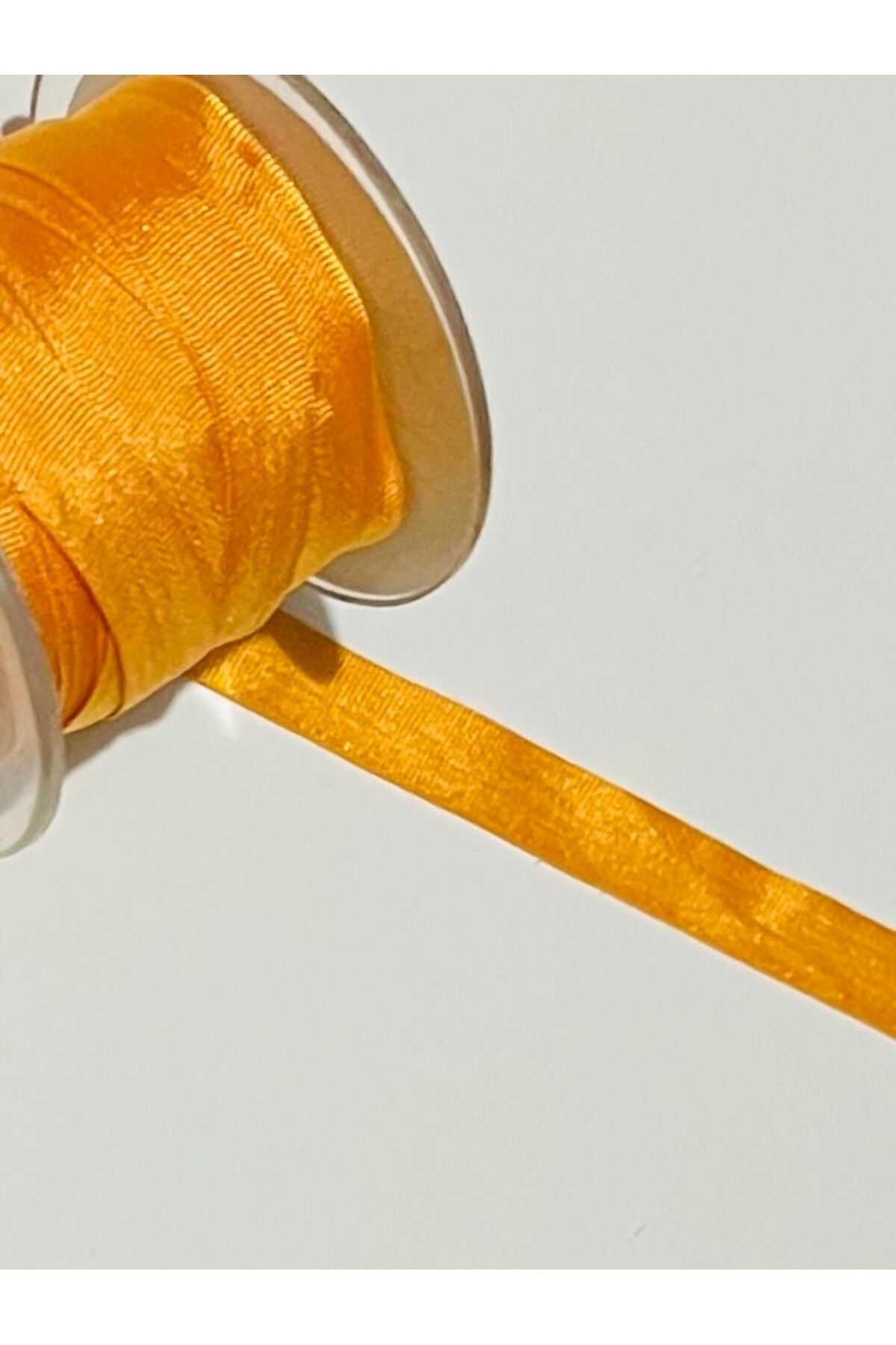 Nakış El Işleme Ipek Kurdele. 20 Metre. Renk: Oranj. En: 7 Mm.