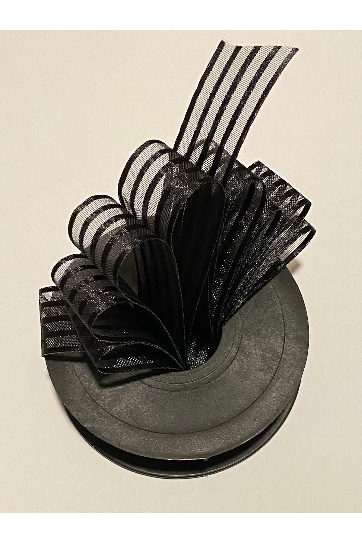 Çizgili şifon kurdele (Kurdale) 2.5cm x 20metre. Renk No:22.