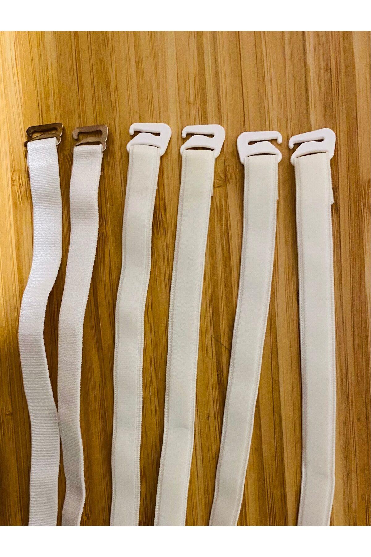 3'lü Set Çıkarılabilir Sütyen Askısı. Açık Krem: 2 adet. Beyaz: 1 adet.