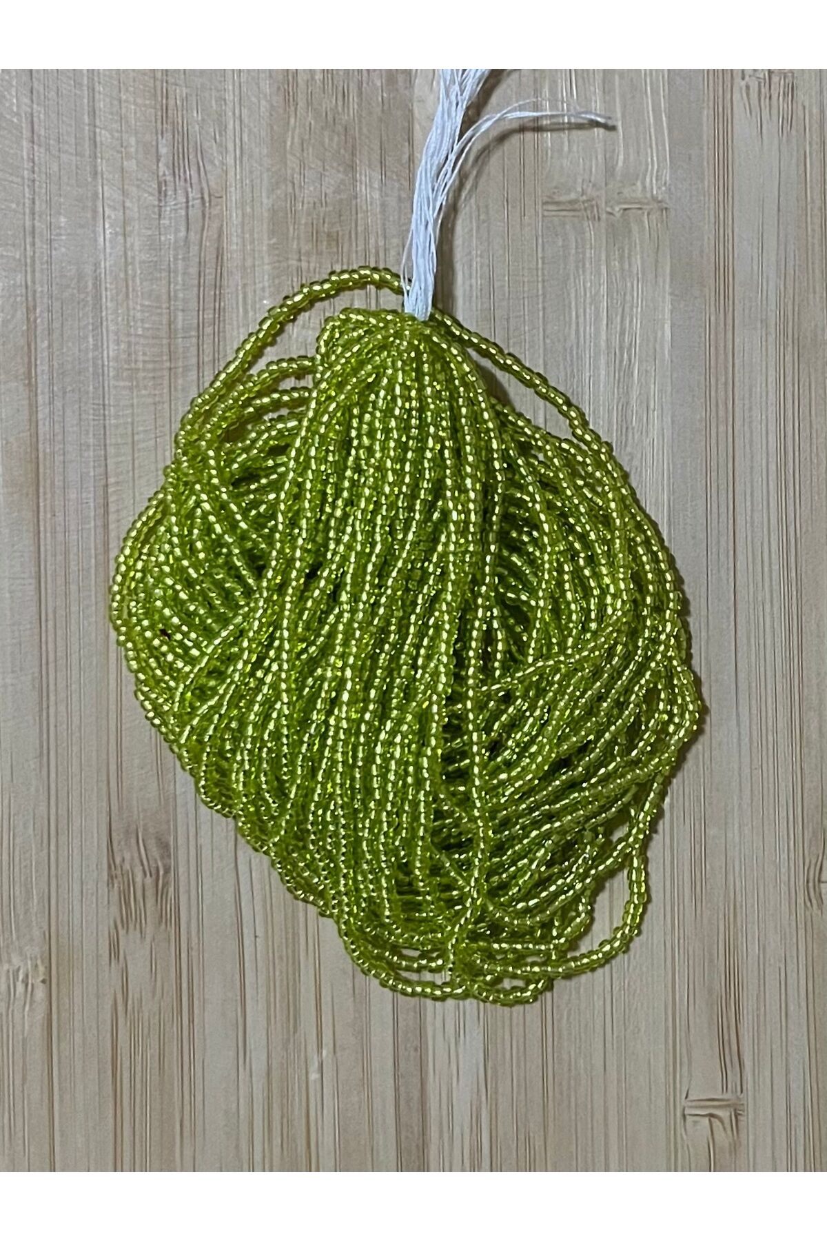 Renk: Fıstık Yeşili. Kum Boncuk Çekoslovakya, Adana, Hapishane Işi, Iğne Oyası Boncuğu 12dizi.