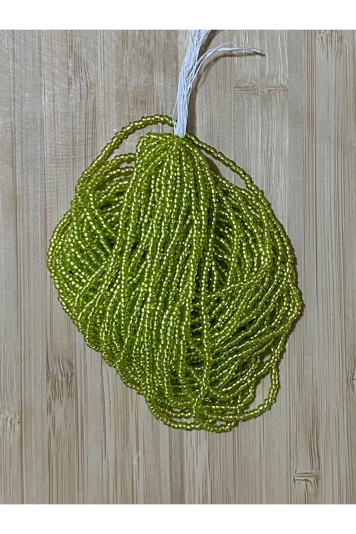 Renk: Fıstık Yeşili. Kum Boncuk Çekoslovakya, Adana, Hapishane Işi, Iğne Oyası Boncuğu 12dizi.