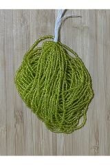 Renk: Fıstık Yeşili. Kum Boncuk Çekoslovakya, Adana, Hapishane Işi, Iğne Oyası Boncuğu 12dizi.