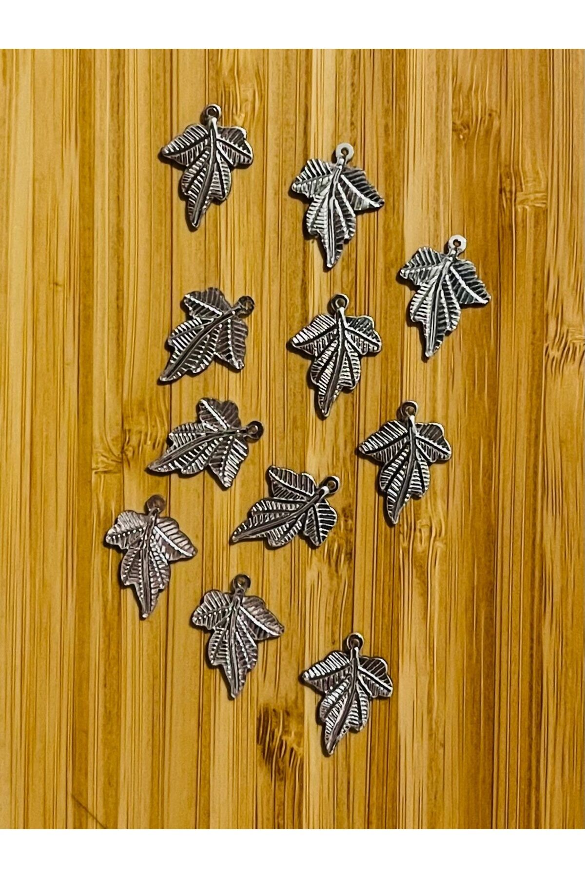 Gümüş Çınar Yaprağı Oya, Abiye, Halhal, Bileklik, Kolye. Pleksi Kalın Plastik El Işleme Pul. 20gr.