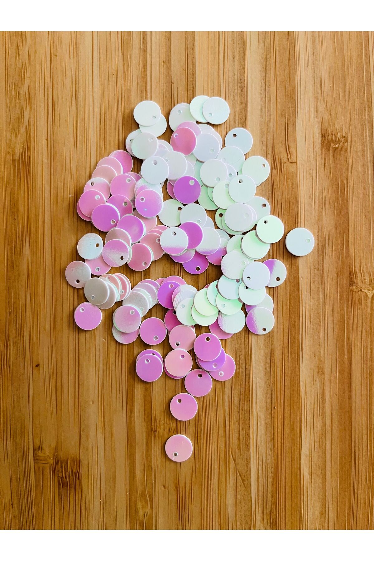 Yan Delikli Janjan Beyaz Oya, Abiye, Havlu, Çeyizlik Vb Plastik El Işleme Pul. 8mm. 20gr. 700 Adet.