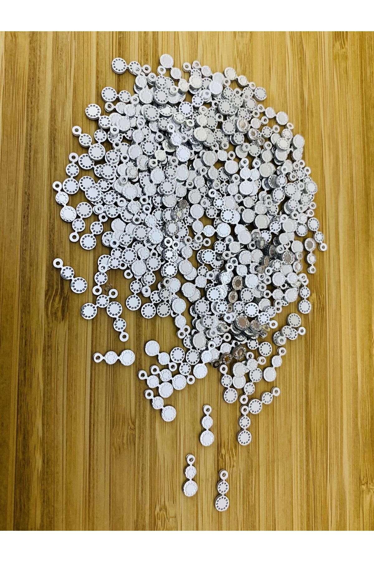 Gümüş Tırtıl Pleksi Oya Ve Işleme Pulu.