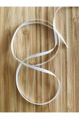 3mm. El Işleme Ipek Nakış Kurdele. 40 metre 80 santim. Açık Krem.