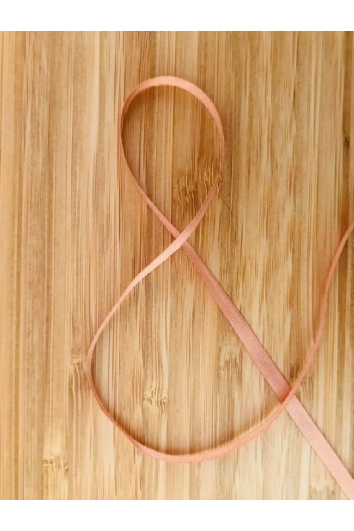 4 mm  El Işlemesi Ipek Nakış Kurdele 10,5 metre.