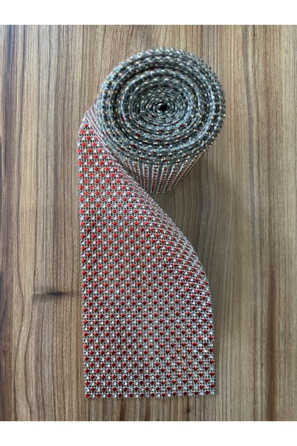 Gümüş/Kırmızı. Dekoratif Şerit, Harç, Gofret 24 Sıra. Taşı: 2mm. 49 santimetre.