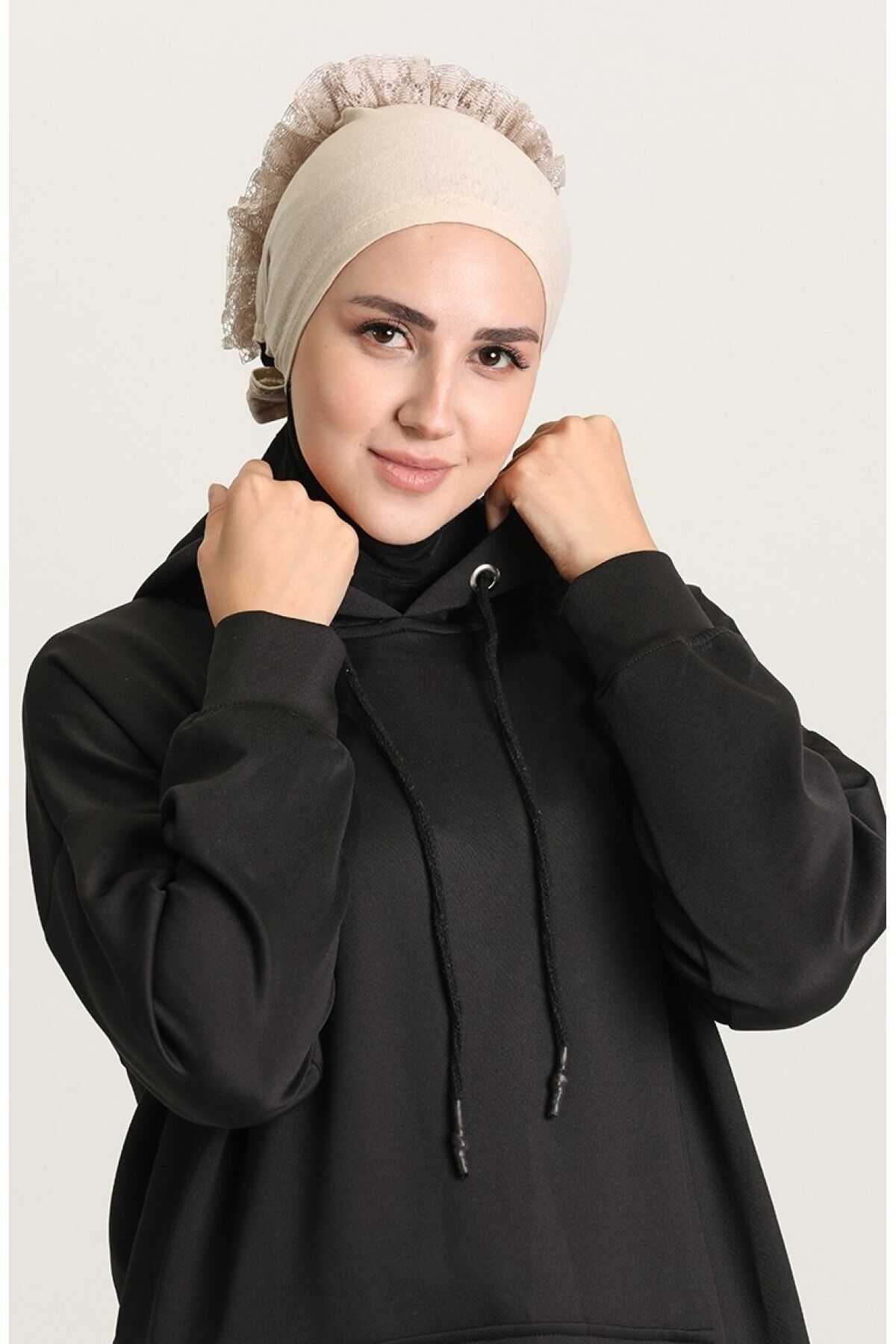 Güpür Fırfırlı Bone