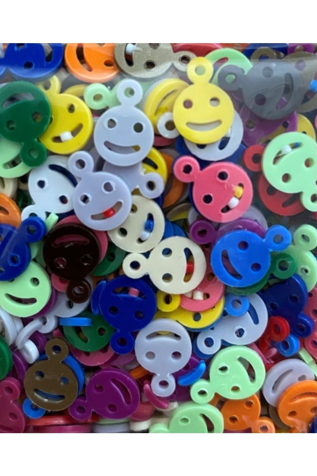 Renkli Gülen Yüz. Pleksi Mat Oya Ve Işleme Pul 7mm. 20gr.