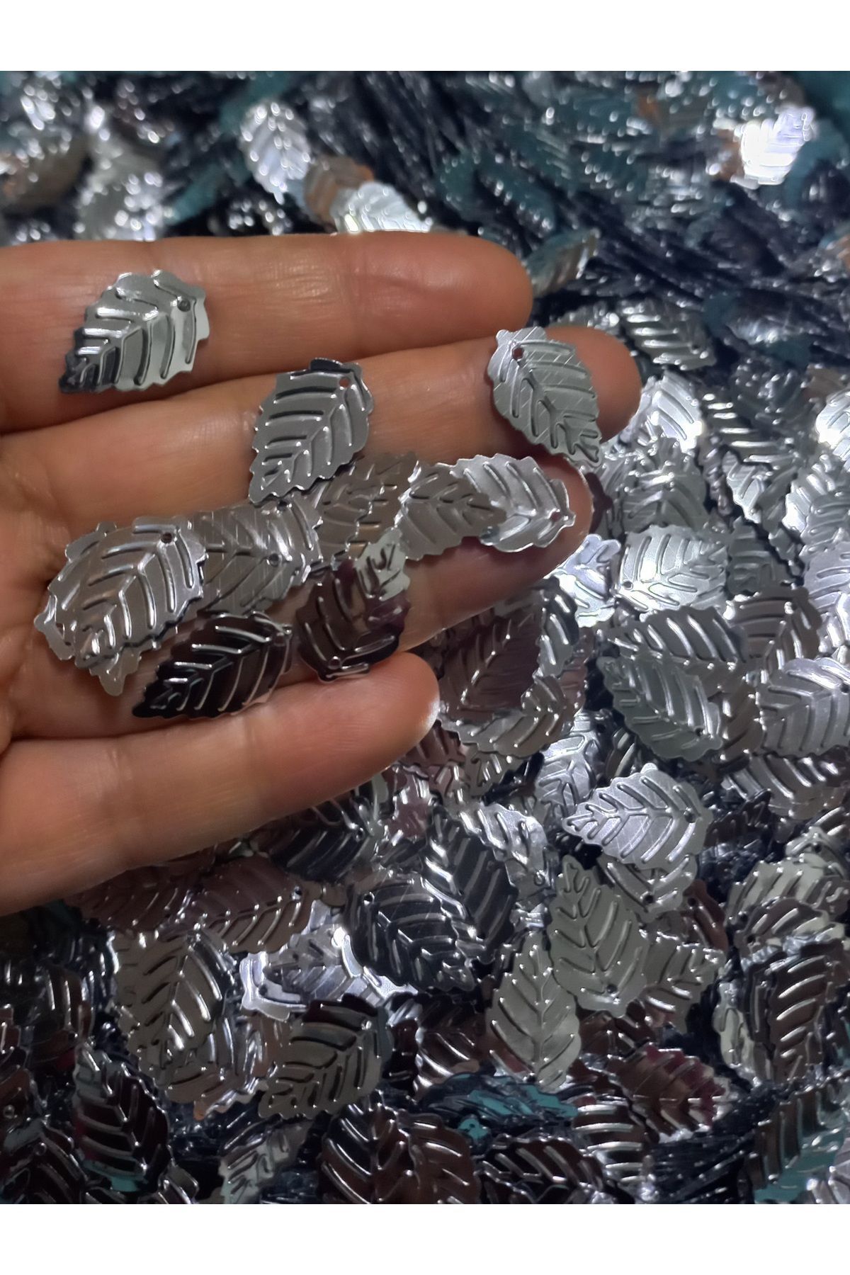 Halay mendili yaprak pul gümüş 20 gr takriben 300 adet