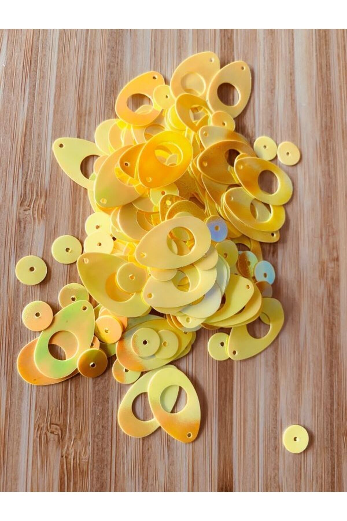 Halay Mendili, Havlu Ve Abiye Işleme Pul. 20gr. Takriben Büyük 245, Küçük 86 Adet