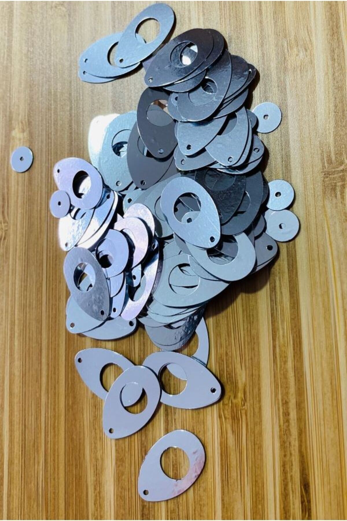 Halay Mendili, Havlu Ve Abiye Işleme Pul. 20gr. Takriben Büyük 245, Küçük 86 Adet