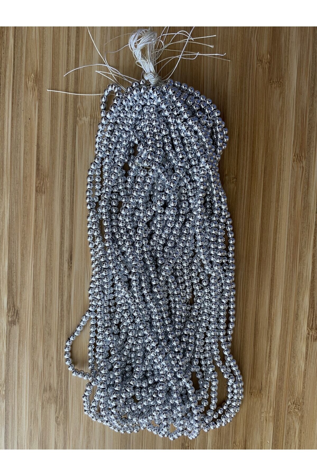 4mm Plastik Inci Boncuk 2 Dizi. Yaklaşık 400 Adet. Metalik Gümüş.