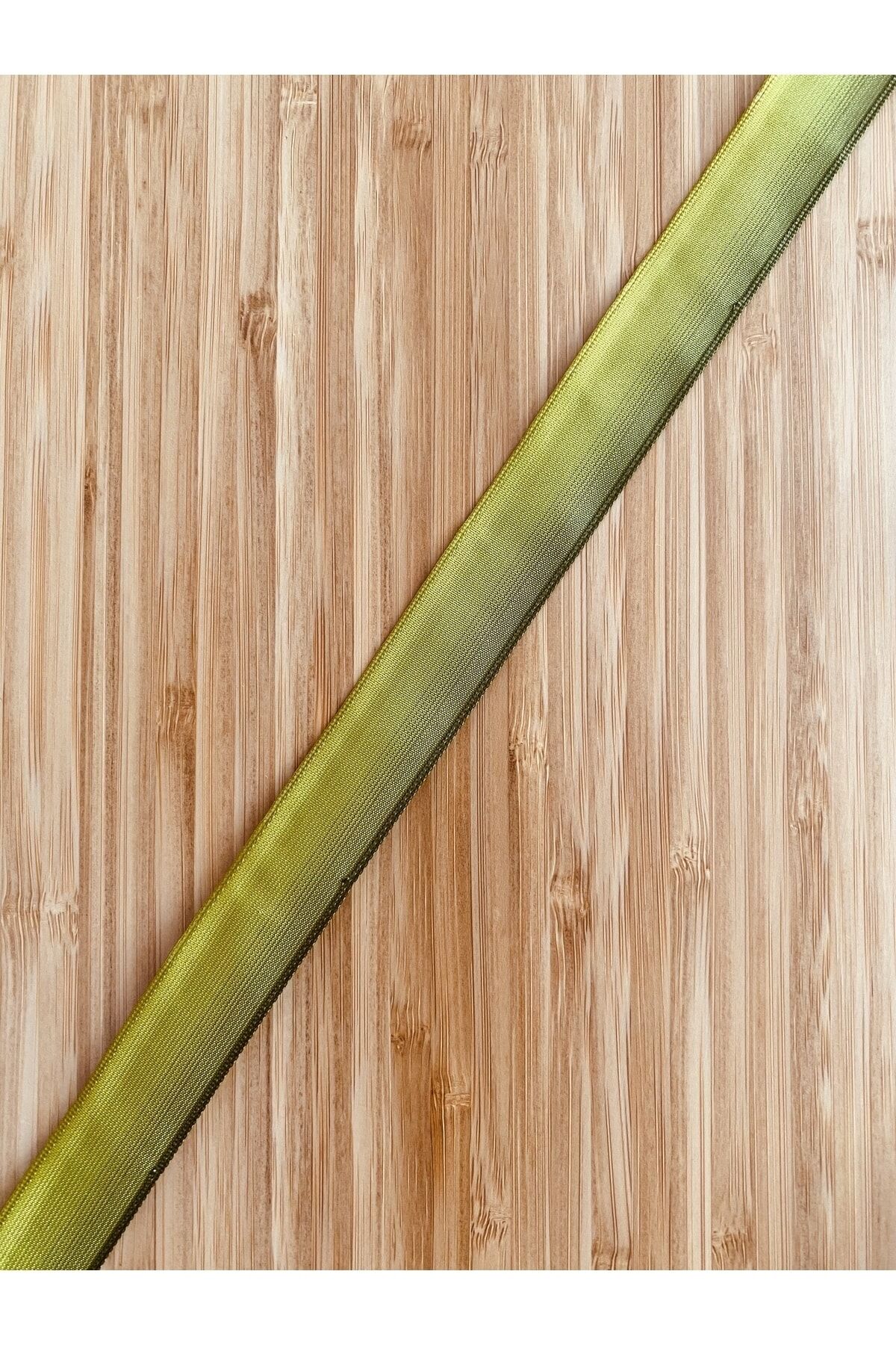 HAVLU, RANER, PANO, ÇEYİZLİK VB  SATEN DL TELLİ EL NAKIŞ KURDELESİ. 3 METRE.