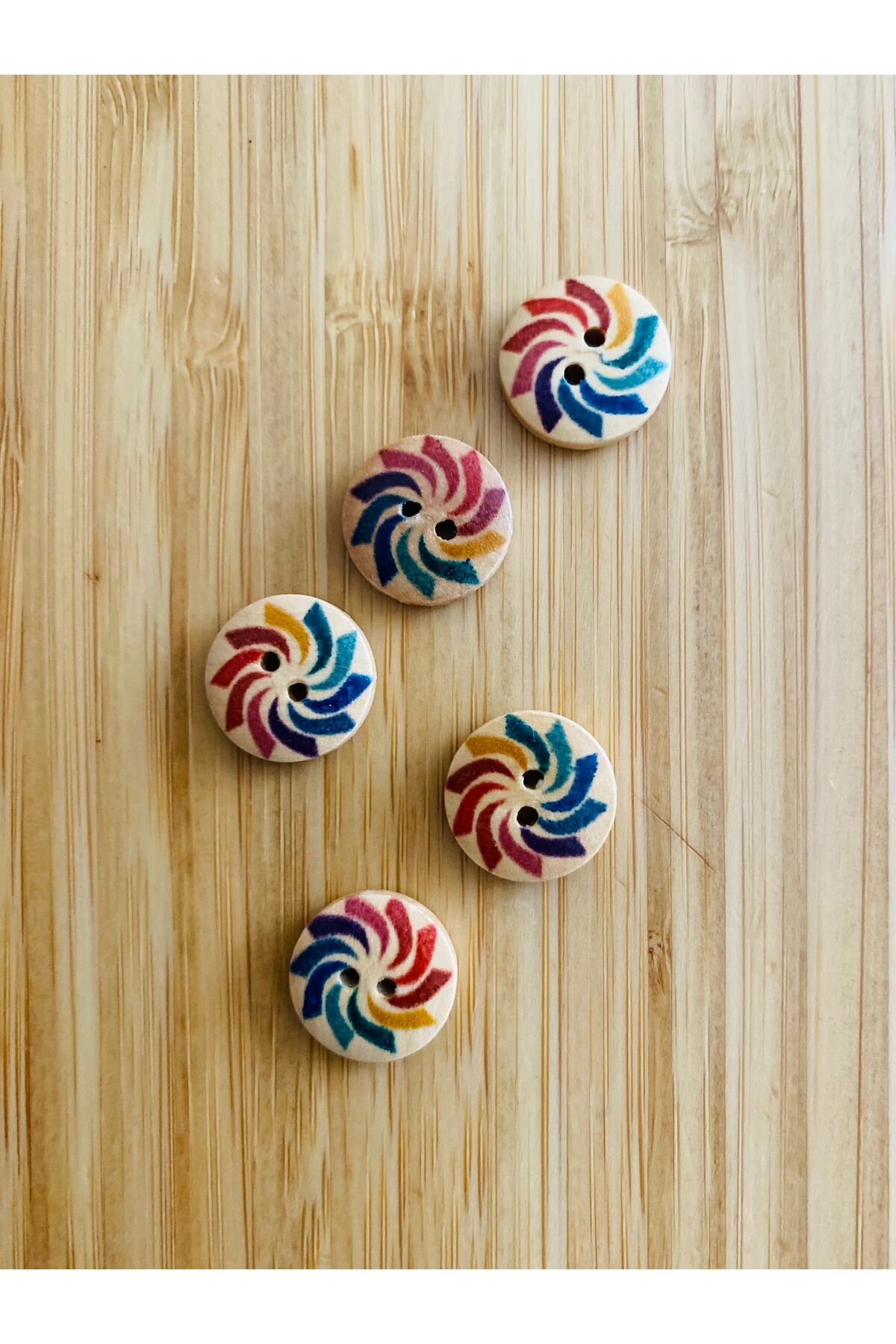 Rüzgar Gülü Desen Boyama Doğal Ahşap Düğme 15 mm.  5'li Paket. Rüzgar Gülü.