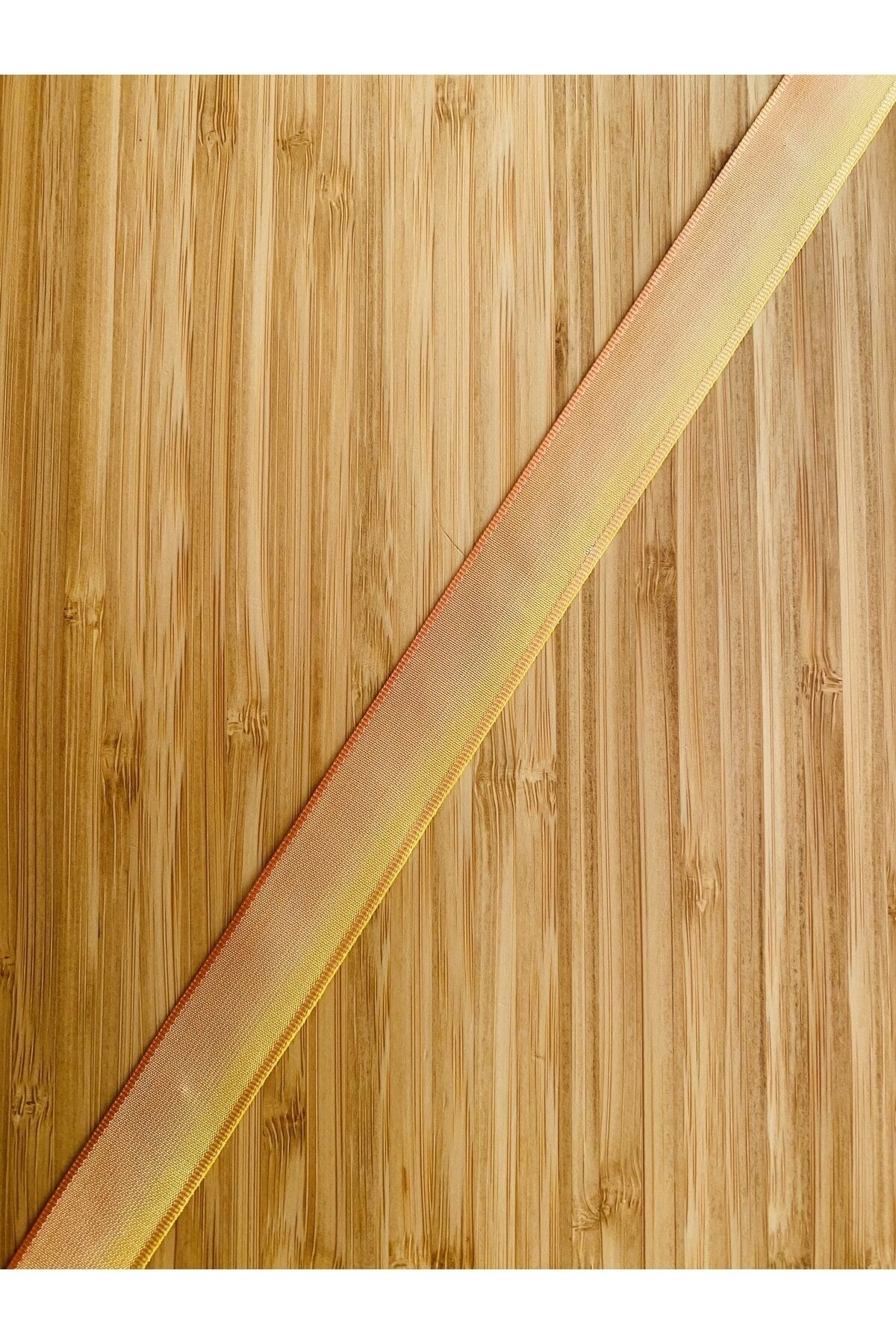 HAVLU, RANER, PANO, ÇEYİZLİK VB SATEN DL TELLİ EL NAKIŞ KURDELESİ. 7 METRE 40 SANTİM.