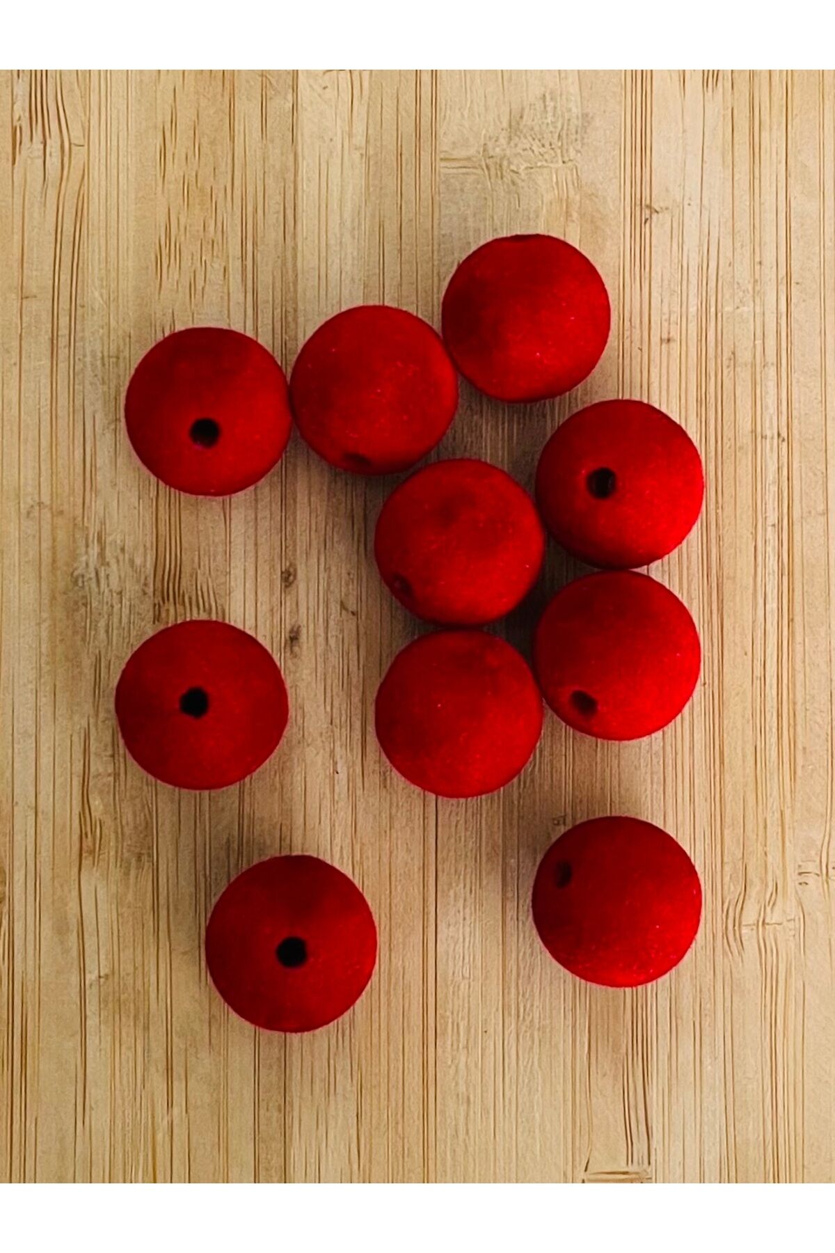Kadife Kaplama Boncuk 20mm. Pkt Içi 10 Adet. Kırmızı.