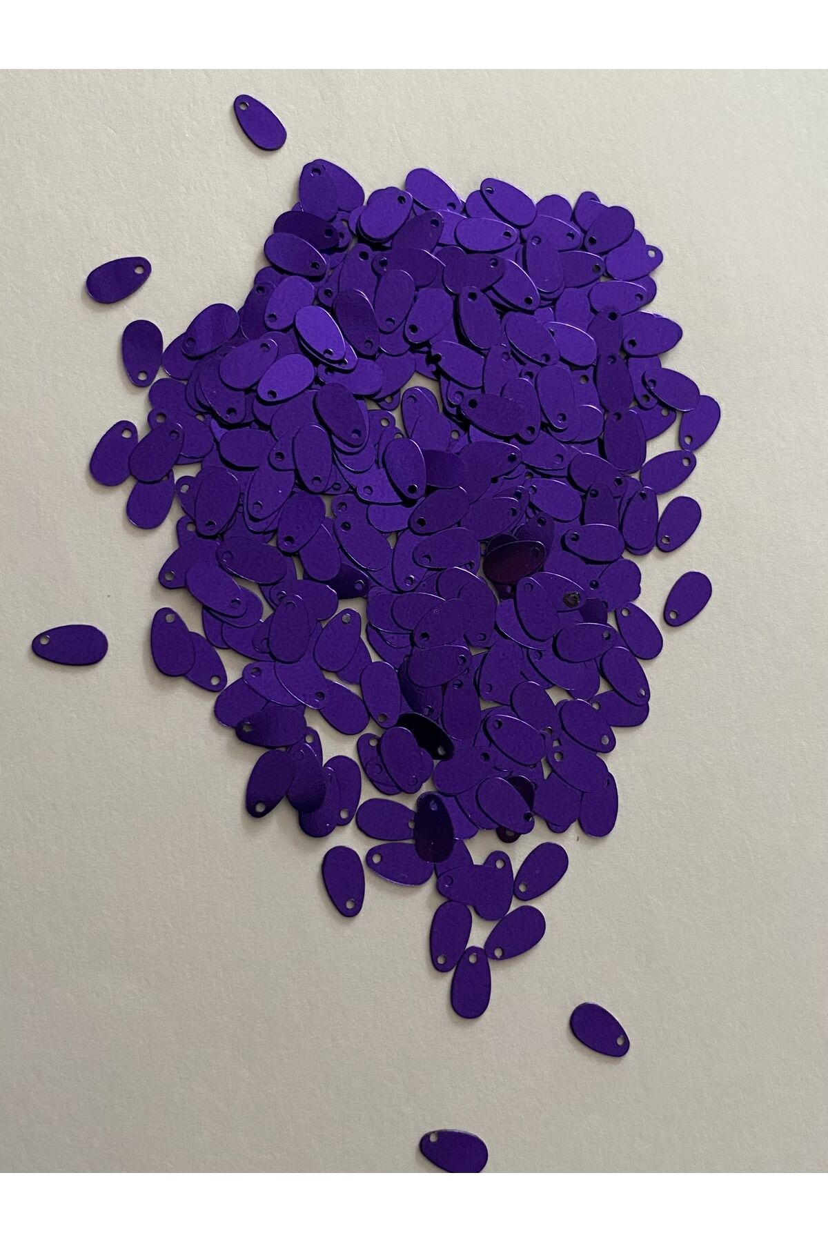 Yazma, Havlu, Abiye, Çeyizlik Işleme Damla Pul. 9x5mm. 20gr. Takriben 1120 Adet. Mor.