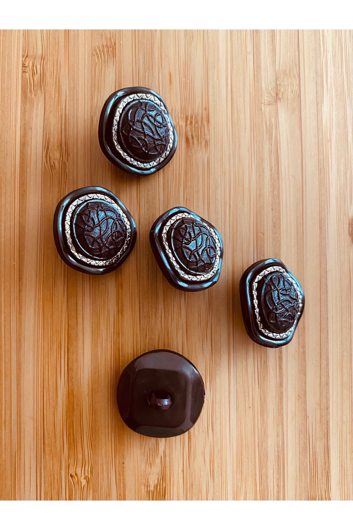 Hırka, Yelek, Entari, Ferace Ve Pantolon Italyan Model Düğme. 26mm. 5'li Pkt. Renk: Kahve