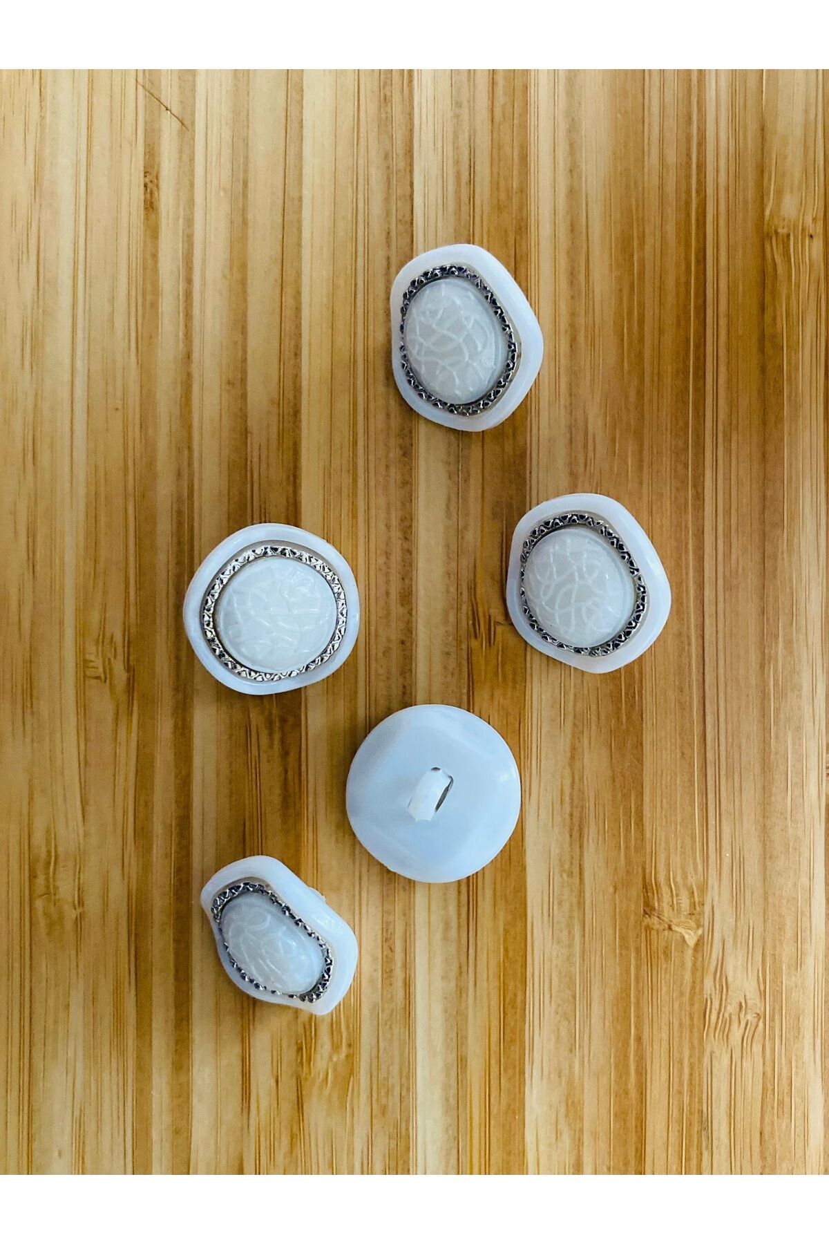 Hırka, Yelek, Entari, Ferace ve Pantolon İtalyan Model Düğme. 21mm. 5'li Pkt. Renk: Beyaz.