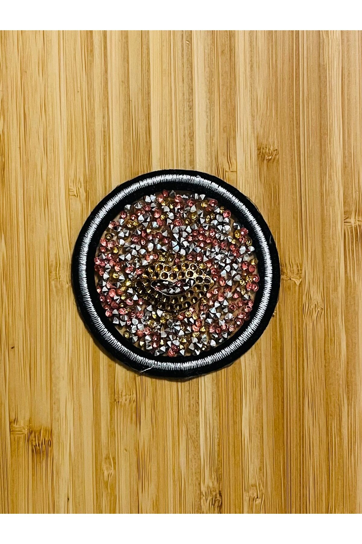 7 x 7 cm Taşlı, Ütü ve Dikiş ile Montaj Edilen Apolet ve Arma. (Yama değildir)