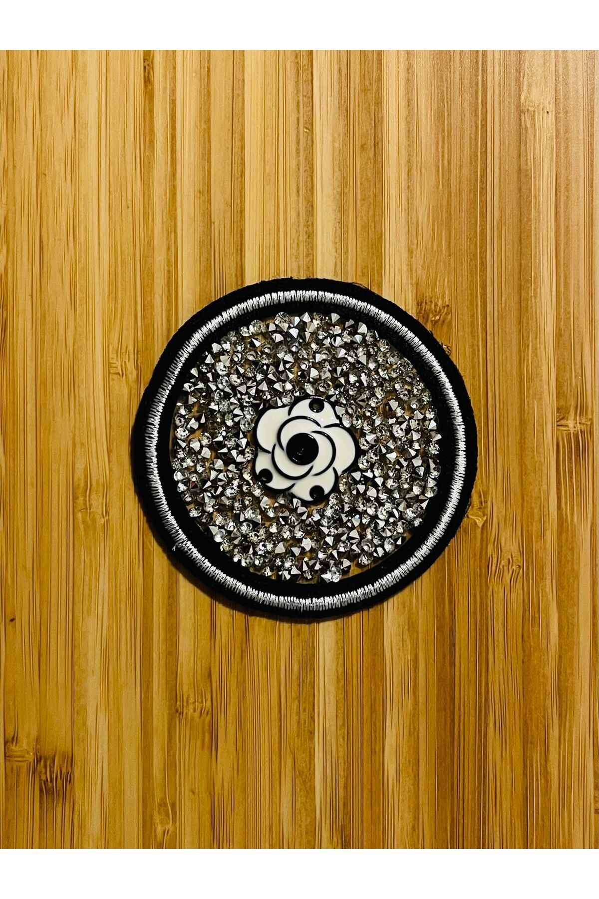 7 x 7 cm Taşlı, Ütü ve Dikiş ile Montaj Edilen Apolet ve Arma. (Yama değildir)