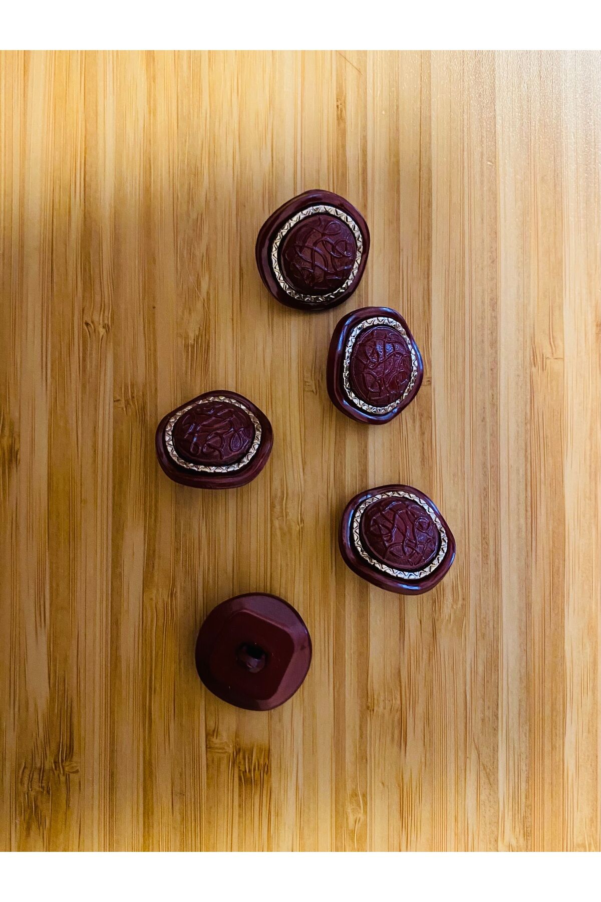 Hırka, Yelek, Entari, Ferace ve Pantolon İtalyan Model Düğme. 26mm. 5'li Pkt. Renk: Koyu Bordo.